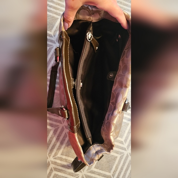 Coach purse - Picture 2 of 2